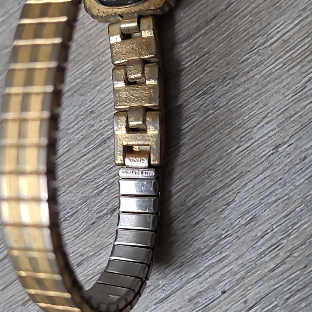 Vintage Jordache Watch Gold Tone Silver Stretch - Picture 8 of 10